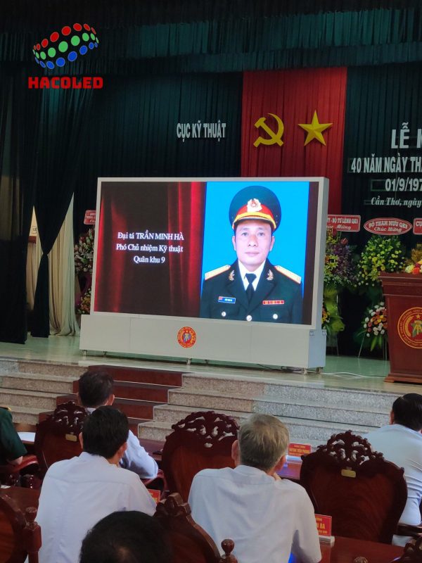 lap dat man hinh led cong p3 tai quan khu 9 binh chung tang thiet giap