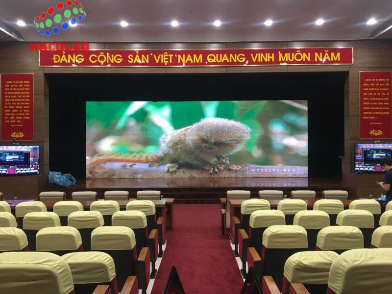 lap dat man hinh led cong p4 tai viettel