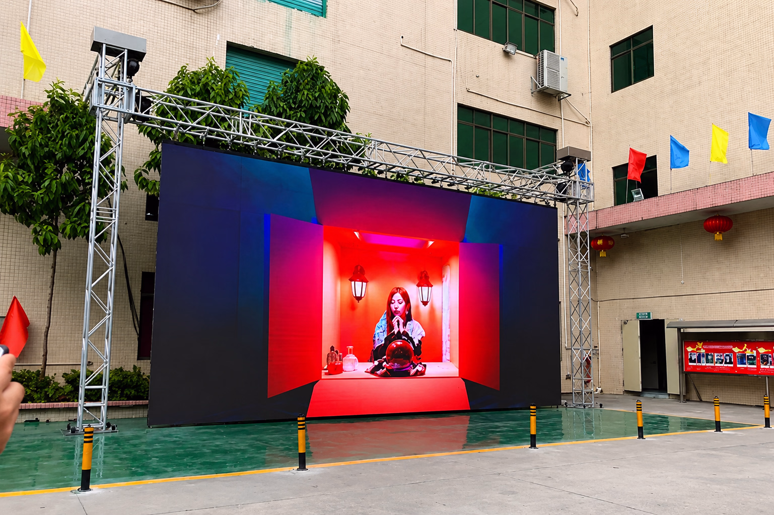 Màn hình LED P10 DIP ngoài trời - Ảnh 3