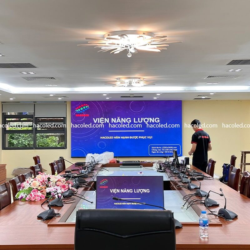 Màn hình LED phòng họp 8 man-hinh-led-phong-hop-hacoled