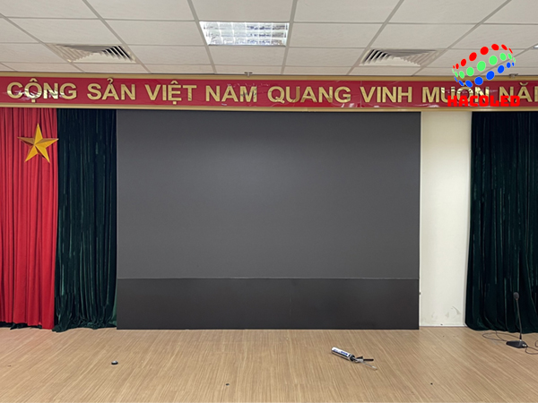 Lắp đặt màn hình LED P2.5 trong nhà tại Tổng Công ty đầu tư phát triển đường cao tốc Việt Nam 1