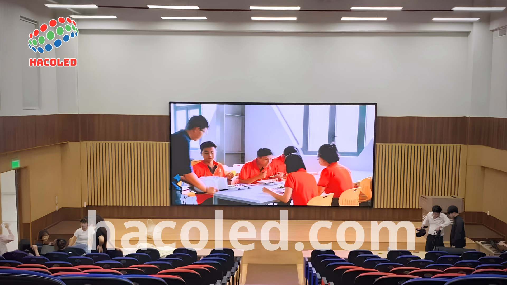 Lắp đặt màn hình LED P2.5 trong nhà tại Đại học FPT Thành phố Hồ Chí Minh 2 hinh-anh-lap-dat-man-hinh-led-p2-5-trong-nha-tai-dai-hoc-fpt-tp-hcm-1