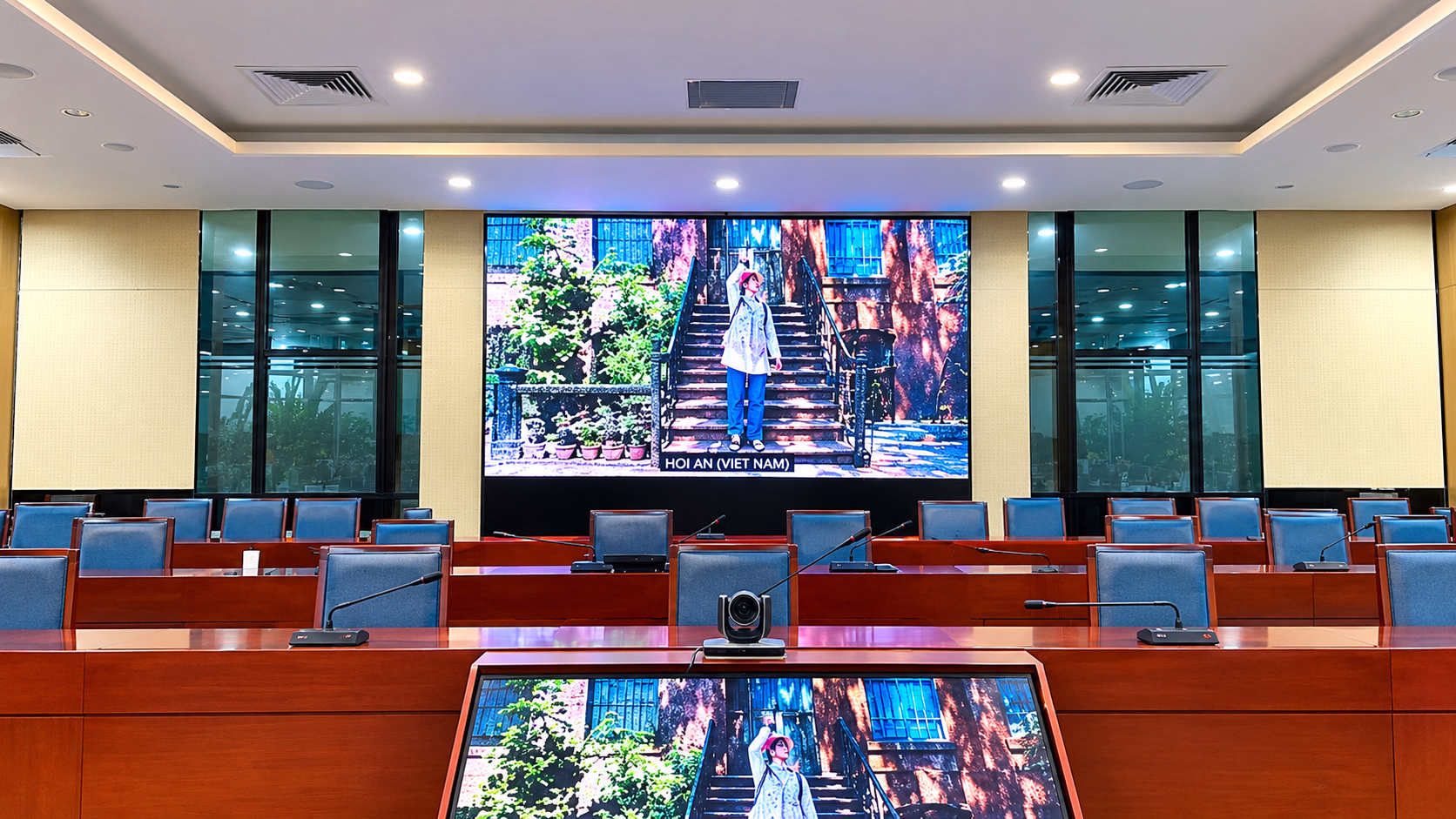 Lắp Đặt Màn Hình LED P2 Trong Nhà Tại Nhà Hàng Table Star, Lotte Tây Hồ