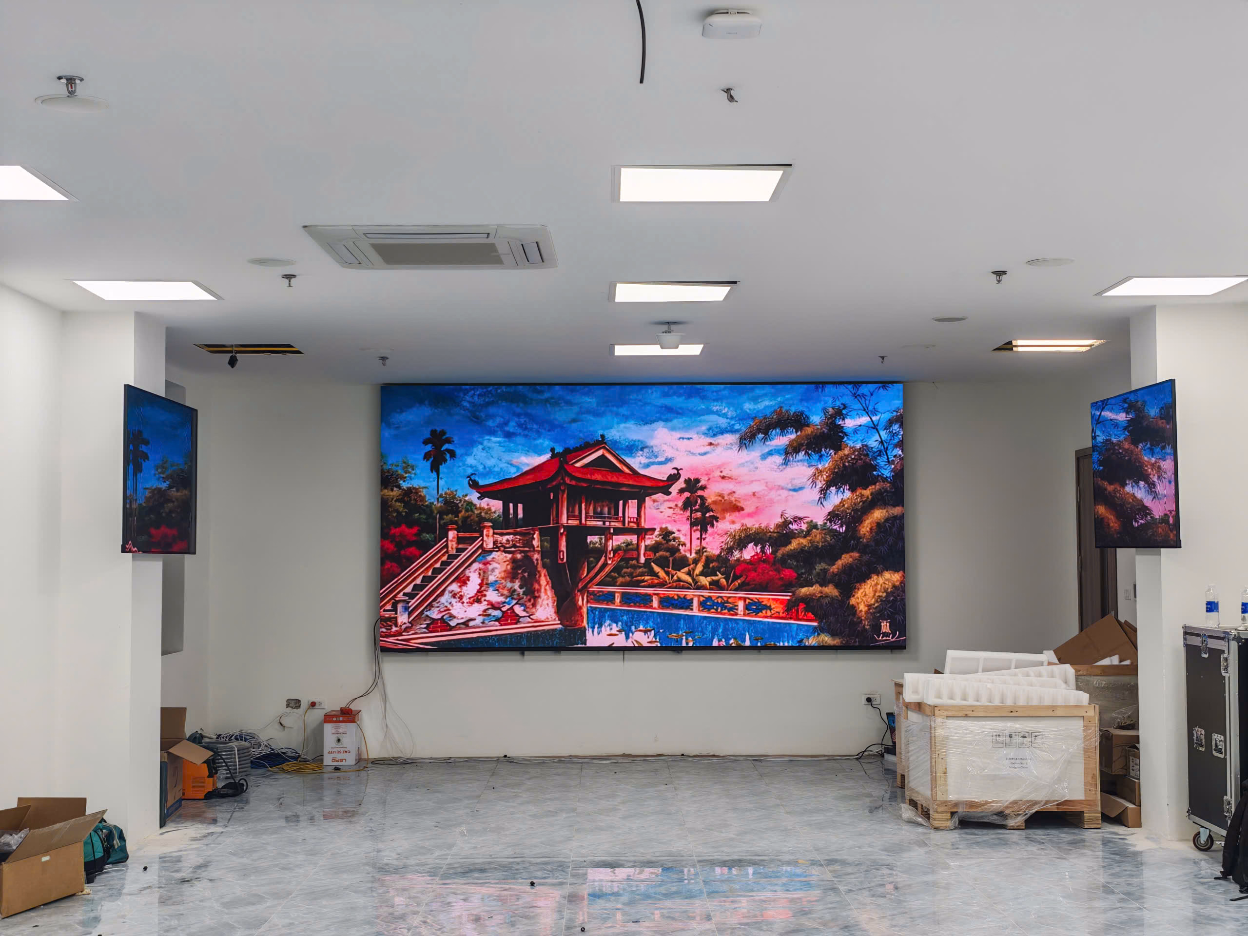 Lắp Đặt Màn Hình LED P2 Trong Nhà Tại Ban QLDA Đầu Tư Xây Dựng Huyện Mê Linh
