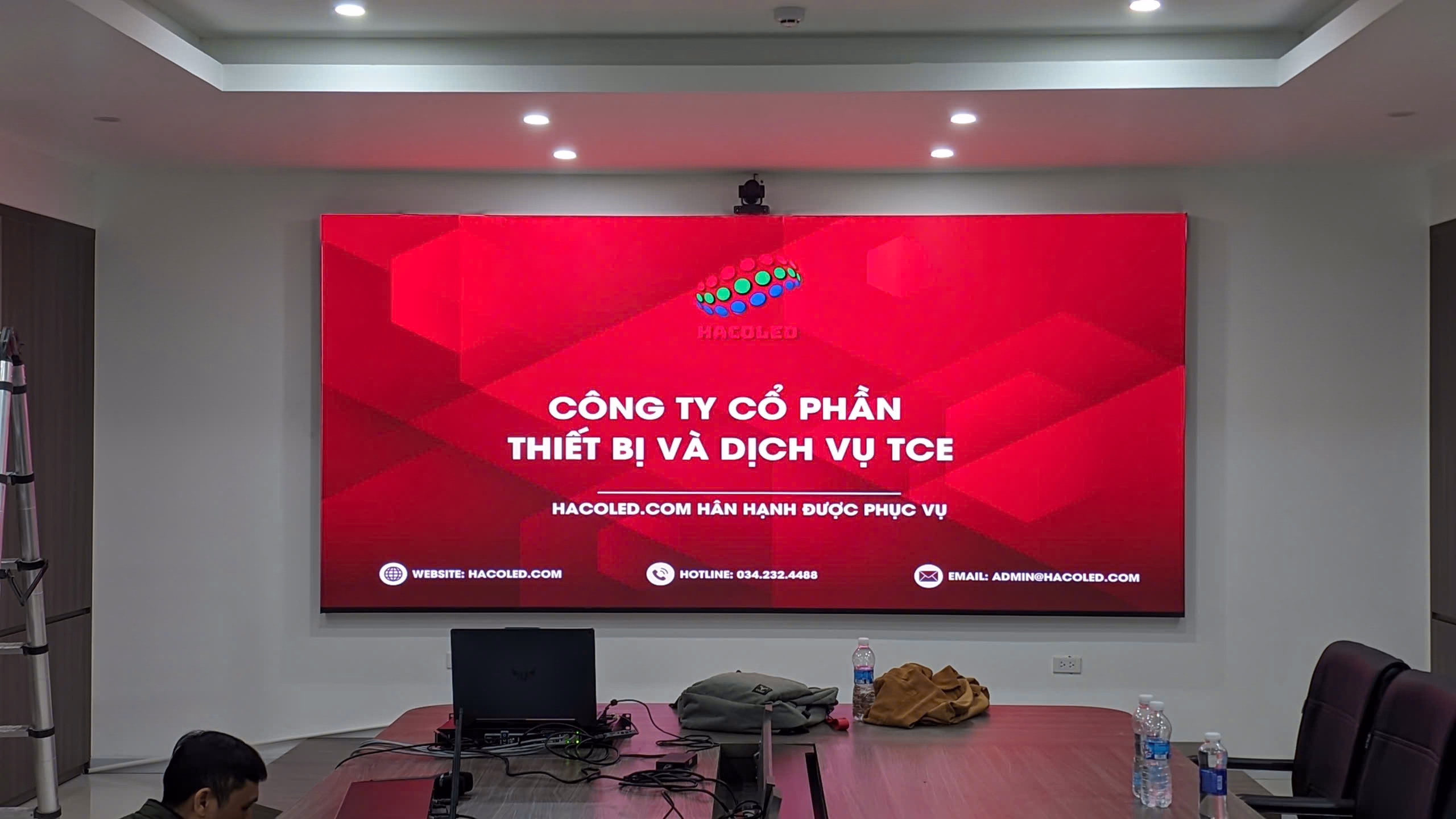 Màn hình LED P1.8 trong nhà - Ảnh 9