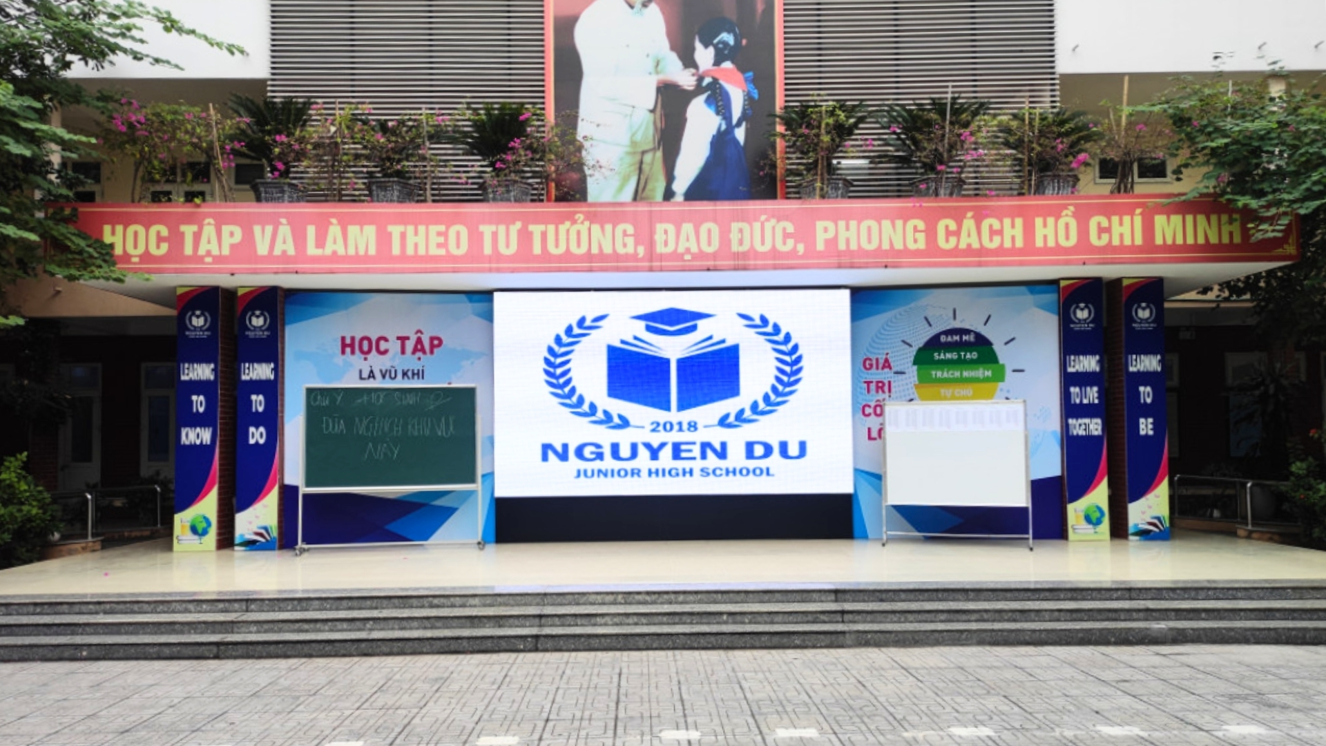 Màn hình LED P5 ngoài trời lắp đặt tại Trường THCS Nguyễn Du - Hà Nội