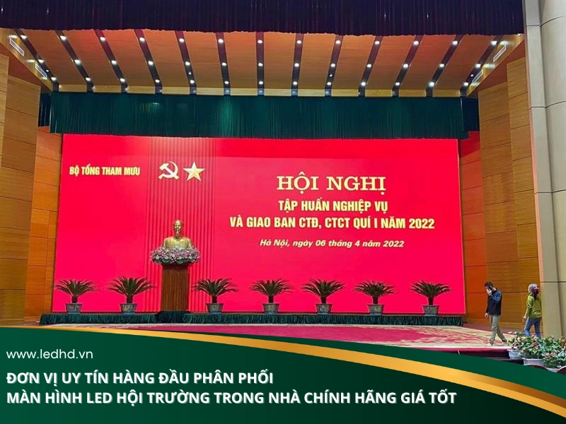 man-hinh-led-hoi-truong-trong-nha-do-ledhd-lap-dat